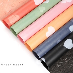 JOYWOOD Grand cœur <span class=keywords><strong>Nosa</strong></span> Papier d'emballage pour fleurs en rouleau double face imperméable recyclable Matériel d'emballage pour bouquet Fleuriste - Product Image 2