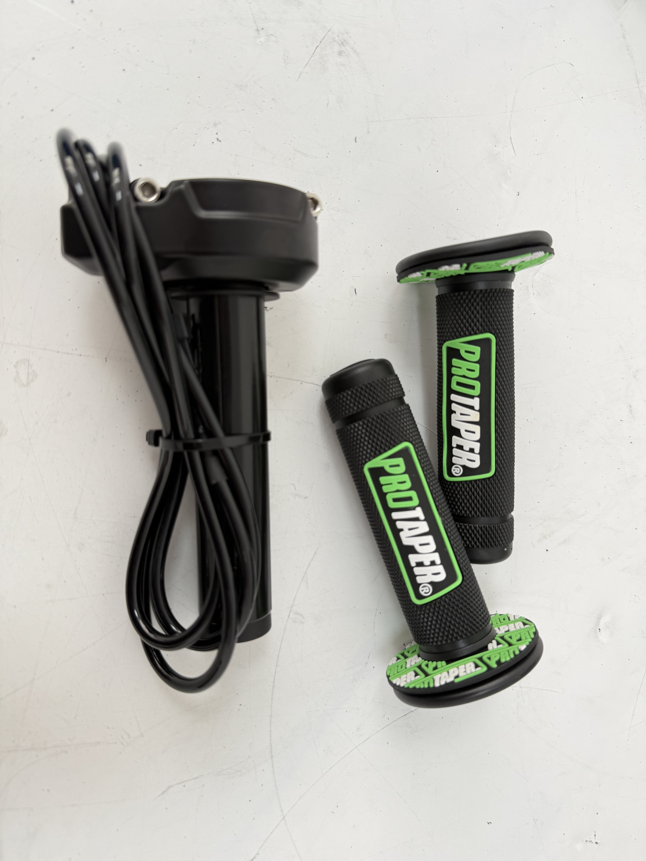 Green Pro taper Grips+Surron throttle