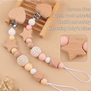 Nuevo Diseño: Clip de Madera de Haya Hecho a Mano con Bolas Tejidas de Ganchillo para Chupete, Mordedor de Madera de Haya para Bebé - Product Image 4