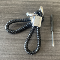 Porte-clés en métal tressé en cuir avec logo de voiture plaqué, idéal pour les souvenirs et les promotions – Vente en gros