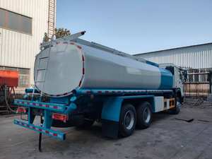 Camion-citerne HOWO 6x4 20 m³ à prix d'usine, moteur WP3Q130E50, étanche et efficace pour la distribution de carburant - Product Image 5