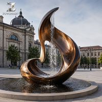 Grande Fontaine d'Eau en Bronze Sculptée pour Jardin Extérieur, Décoration Moderne Abstraite, Statue Personnalisée pour Aménagement de Villas et Complexes Hôteliers