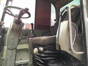 Pelle multifonction sur chenilles originale de la Corée Hyundai 60w-7 Hyundai à haut rendement en bon état en vente - Product Image 6