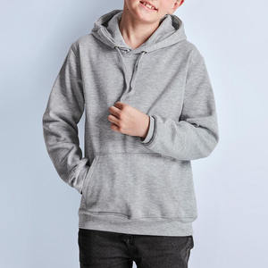 Sweat à capuche pour enfants prêt pour l'aventure, avec tissu imperméable et design multi-poches, idéal pour les sports, les voyages et les activités de plein air - Product Image 6