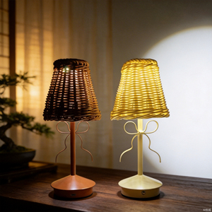 Lámpara de Mesa Moderna de Latón con Pantalla de Cristal Beige, Forma de Imperio, Interruptor de Botón, Fuente de Luz LED, para Dormitorio - Product Image 6