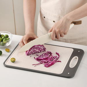 Tabla de cortar Okamoto de paja de trigo rectangular, de acero inoxidable 304, de doble cara, para cortar verduras y carne. - Product Image 1