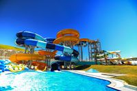 Parc aquatique extérieur, grande piscine en fibre de verre, toboggans aquatiques, jeux aquatiques pour adultes, toboggan en spirale