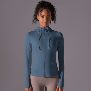 Veste de sport à capuche pour femme en nylon double face, couleur unie, manches longues et poche zippée pour la course à pied, le fitness et le yoga - Product Image 1