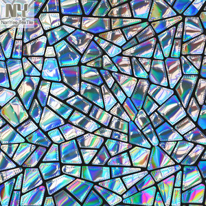 Tela de lentejuelas iridiscente plateada con corte láser de polígono sobre terciopelo de Nanyee Textile - Product Image 4