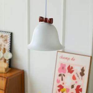 Lampe suspendue de style nordique moderne à thème crème, luminaire décoratif de luxe pour chambre à coucher, bar, salle à manger, cloche suspendue minimaliste - Product Image 1