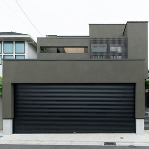 ประตูโรงรถอลูมิเนียมกระจกบานเดี่ยวแบบโมเดิร์นยี่ห้อ OUNA สำหรับใช้ในบ้าน พร้อมคุณสมบัติอัตโนมัติ ผลิตโดยโรง<span class=keywords><strong>งาน</strong></span> - Product Image 1