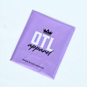 Vente flash : Sac d'expédition en polyéthylène écologique mat blanc 10*13 avec logo doré brillant, sac à bulles, emballage pour vêtements, boîte à chaussures - Product Image 3