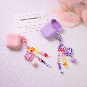 Venta al por mayor de fábrica: Llavero con cuentas de corazón de píxel, colgante para teléfono, colgante para bolso de resina acrílica colorida, llavero estético de moda, regalo - Product Image 6