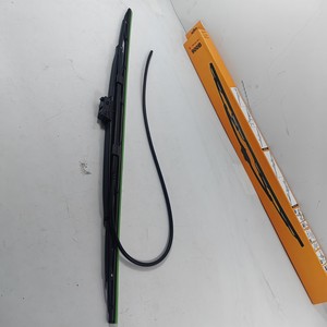 Escobilla Limpiaparabrisas de 700 mm para Camiones Pesados Mercedes Benz Volvo Scania Manka, Construcción Metálica de 24 V - Product Image 3