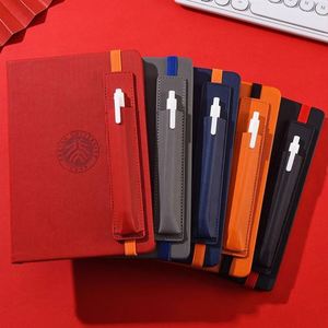 Libreta Personalizada con Diseño de Ciervo, Cubierta Magnética de Cuero PU, Encuadernación Cosida, con Portaplumas, Tamaño A5 - Product Image 1