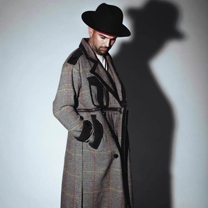Nouveaux Chapeaux <span class=keywords><strong>Fedora</strong></span> Designer 2026 pour Femmes – Vente en Gros de Fédoras en Cuir à Large Bord Bicolores pour Hommes et Femmes - Product Image 3