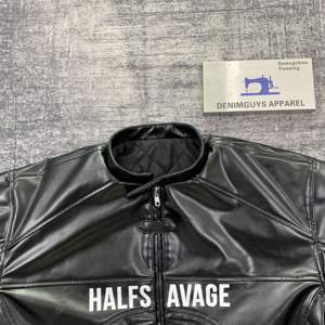 جاكيت رجالي من DENIMGUYS بتصميم كلاسيكي عالي الجودة مقاوم للرياح ودافئ مع طباعة شعار على الجاكيتات والمعاطف الجلدية - Product Image 3