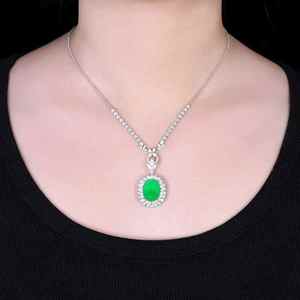 Collar con colgante de joyería de lujo SGARIT, piedra preciosa de esmeralda natural de 10.61 ct y 59 piezas de diamantes naturales con un total de 2.746 ct. - Product Image 5