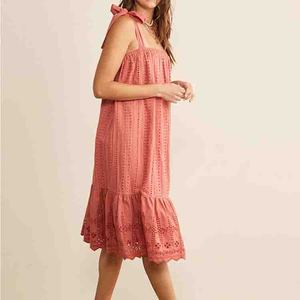 Robe maxi de plage de luxe brodée, style halter, très tendance, en coton respirant de haute qualité pour femmes - Product Image 2