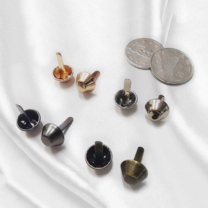 Rivets décoratifs 12x6mm pour base de sac, à deux pattes, en fer et acier inoxydable de haute qualité, collection Printemps 2024 - Product Image 1