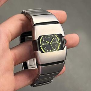 Reloj de Diseño Irregular Estilo Millennial, Reloj de Pulsera Unisex Moderno Retro de Alta Gama B913 - Product Image 6