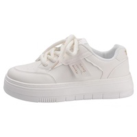 Baskets blanches pour femmes 2025 – Collection automne – Sportives et décontractées – Tige en cuir synthétique – Idéales pour les jupes