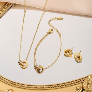 Ensemble de bijoux fantaisie en gros, plaqué or 18 carats, personnalisé, double bague en zircon, pour femme, idéal pour les mariages - Product Image 3