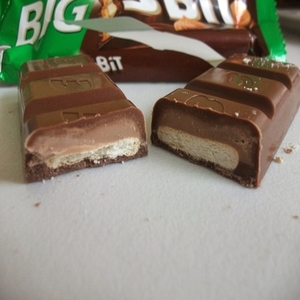 3Bit Cookies With Milk <b>Chocolate</b> and <b>Nuts</b> Filling 46g - Product Image 1