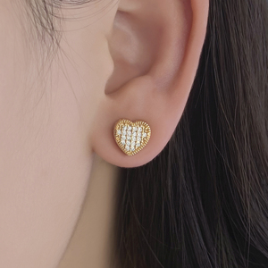 Boucles d'oreilles classiques en laiton en forme de cœur avec zircon, bijoux de fiançailles et de mariage pour femmes, plaquées or 18 carats et rhodium - Product Image 5