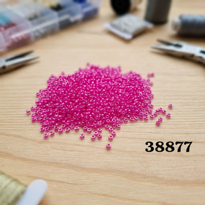 Perles Jaunty 8'0 Preciosa (perles de verre rondes en cristal magenta de 2 mm) en vrac pour la fabrication de bijoux, l'artisanat et la broderie - Product Image 3