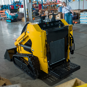 Chargeuse compacte Yanmar diesel éco-responsable avec godet et fourche à bois, garantie 1 an pour la construction, le déneigement et <span class=keywords><strong>l</strong></span>'utilisation sur autoroute - Product Image 3