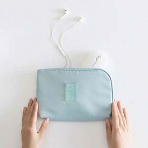 Bolsa de Almacenamiento Portátil Impermeable de Poliéster para Cables de Datos, Cargadores, Audífonos, Ratón, para Viajes de Negocios - Product Image 1