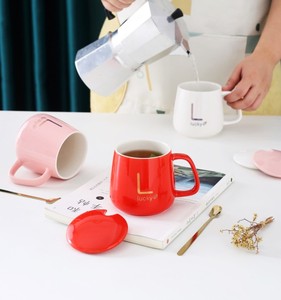 Juego <span class=keywords><strong>de</strong></span> Regalo <span class=keywords><strong>de</strong></span> Tazas a <span class=keywords><strong>Precio</strong></span> <span class=keywords><strong>de</strong></span> Fábrica, Taza <span class=keywords><strong>de</strong></span> Cerámica, Vaso, Tapa, Cuchara Dorada para Regalos <span class=keywords><strong>de</strong></span> Boda, Recuerdo para Damas <span class=keywords><strong>de</strong></span> Honor - Product Image 3