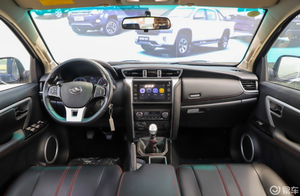 Coches a estrenar Camioneta de cabina doble <span class=keywords><strong>Precio</strong></span> barato China Pickup <span class=keywords><strong>4x4</strong></span> - Product Image 5