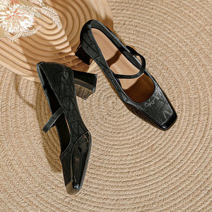 Zapatos Mary Jane de Tacón Cuadrado con Correa en T, Tacón Mediano, de Charol Rojo, Cómodos - Product Image 2