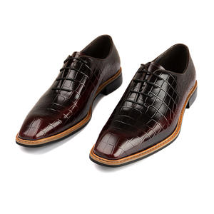 Zapatos deportivos y casuales de cuero de alta calidad para hombre con cordones, diseño estampado a mano, zapatos para caminar hechos a medida - Product Image 3