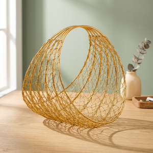 Cesta de Almacenamiento de Malla Metálica Dorada Vintage con Asa, Diseño Geométrico Ecológico para Empacar Regalos y Decoración Moderna del Hogar - Product Image 1