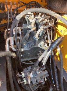 Excavatrice sur pneus Hyundai 150W-9 d'occasion en bon état, y compris moteur, pompe à engrenages, roulement, matériel de construction d'occasion, Shanghai - Product Image 6