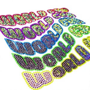 Film de transfert thermique en strass WORLD, motif AB Diamond Wordmark Wave Stack, contour 5 couleurs pour vêtements personnalisés - Product Image 2