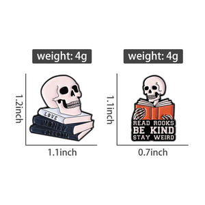 دبوس مينا بتصميم هيكل عظمي يقرأ كتابًا، بروش على شكل جمجمة بعبارة 'استمر في القراءة، كن لطيفًا'، شارة ياقة، مجوهرات عصرية، هدية للأصدقاء - Product Image 6