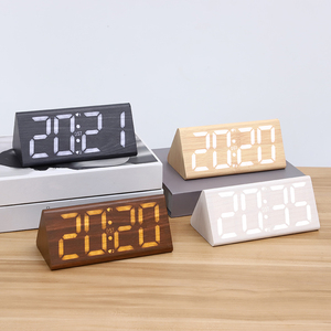 Reloj <span class=keywords><strong>Despertador</strong></span> Digital LED de Madera DST Fashion Triangle con Base de Mesa, Doble USB, Función Snooze, para Dormitorio, Escritorio, Hogar, Directo de Fábrica - Product Image 1