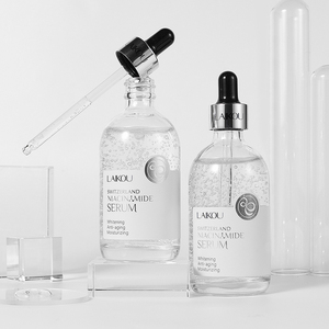 Sérum Visage Quotidien Éclaircissant et Unifiant au Niacinamide et Acide Hyaluronique - Product Image 5