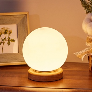 Lampe de bureau LED sphérique lunaire, lumière chaude, veilleuse de chevet, longue durée, moderne, en bois et verre, protection oculaire pour chambre confortable - Product Image 3