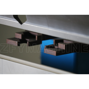 Prensa de 4/6 ejes con tope trasero, 200T/3200mm, controlador DA-66T - Product Image 4