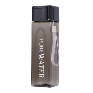 Bouteille d'eau créative <span class=keywords><strong>2023</strong></span> Summer Fashion Logo personnalisé Personnalité contractée Bouteille d'eau créative en plastique étanche - Product Image 5