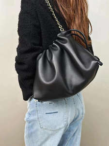 2025新款时尚肩包设计师斜挎包 -- 真皮大容量肩包 - Product Image 6