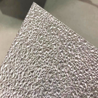Fabricant chinois Starshine Feuilles de plastique transparent gaufré au diamant avec revêtement UV écologique pour panneaux en polycarbonate pour serre