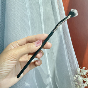 <span class=keywords><strong>Pinceau</strong></span> de maquillage professionnel série Studio, <span class=keywords><strong>pinceau</strong></span> éventail pour mascara à double <span class=keywords><strong>fibre</strong></span> avec manche en bois, poils synthétiques, sans cruauté animale - Product Image 5