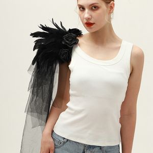 फैक्टरी प्रत्यक्ष बिक्री ब्लैक गॉथिक पंख एपॉलेट हेलोलीन शो बॉल टले गुलाब पंख शॉल - Product Image 1