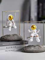 Figurine d'astronaute en résine de qualité supérieure, artisanat d'art, décorations pour la maison, Statue en polyrésine, figurine d'astronaute